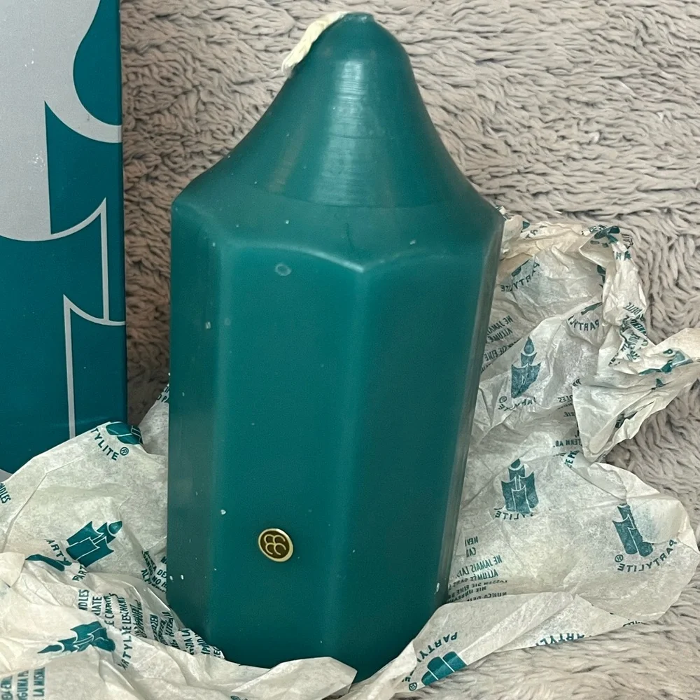 Partylite Pillar Candle Spinnaker Teal S0555 2.5”x5.5”